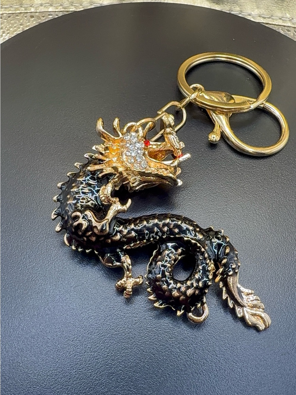 Gold & Black Dragon Keychain - Decorative Reptile Accessory